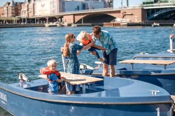 GoBoat tur med familie